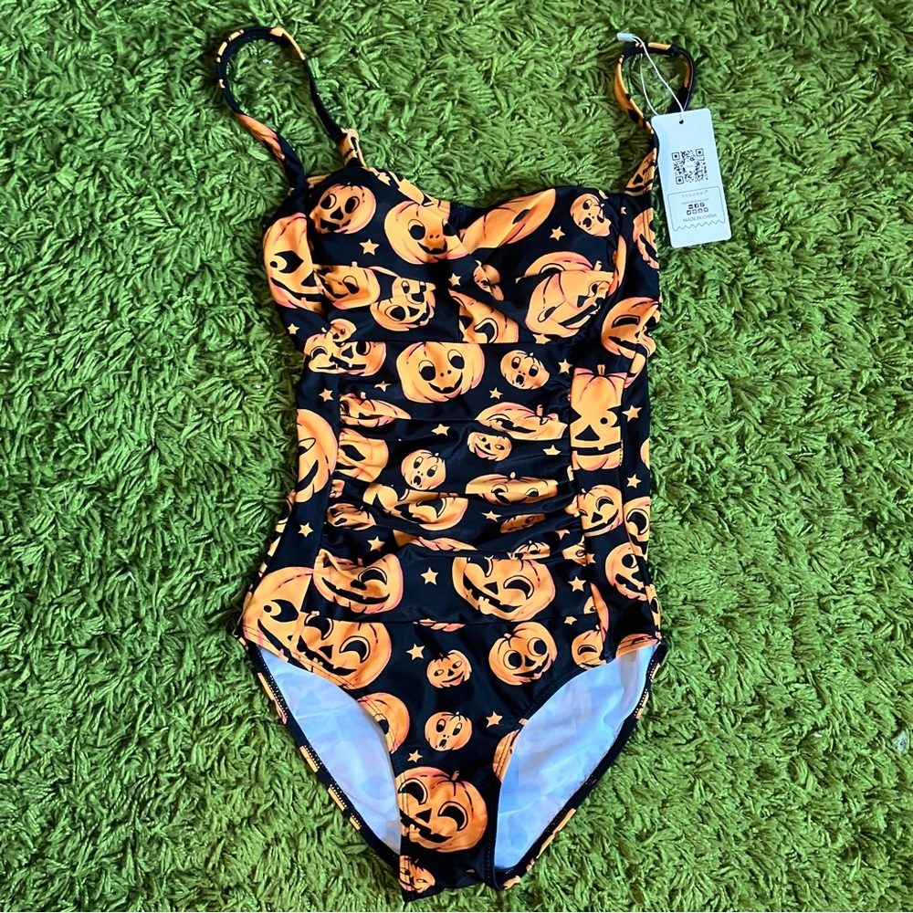 NWT - EKOUAER HALLOWEEN BLACK W/ PUMPKINS SWIMSUIT SIZE XS - Goth Spooky